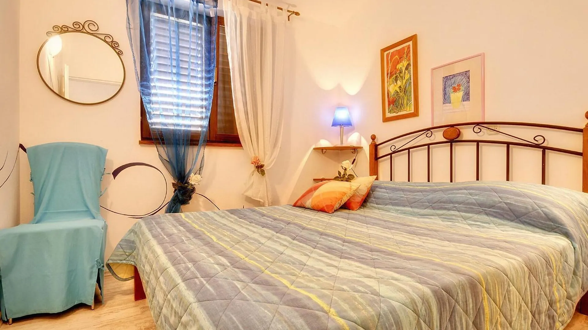 Adorable Apartment With Covered Terrace And Pool Pola