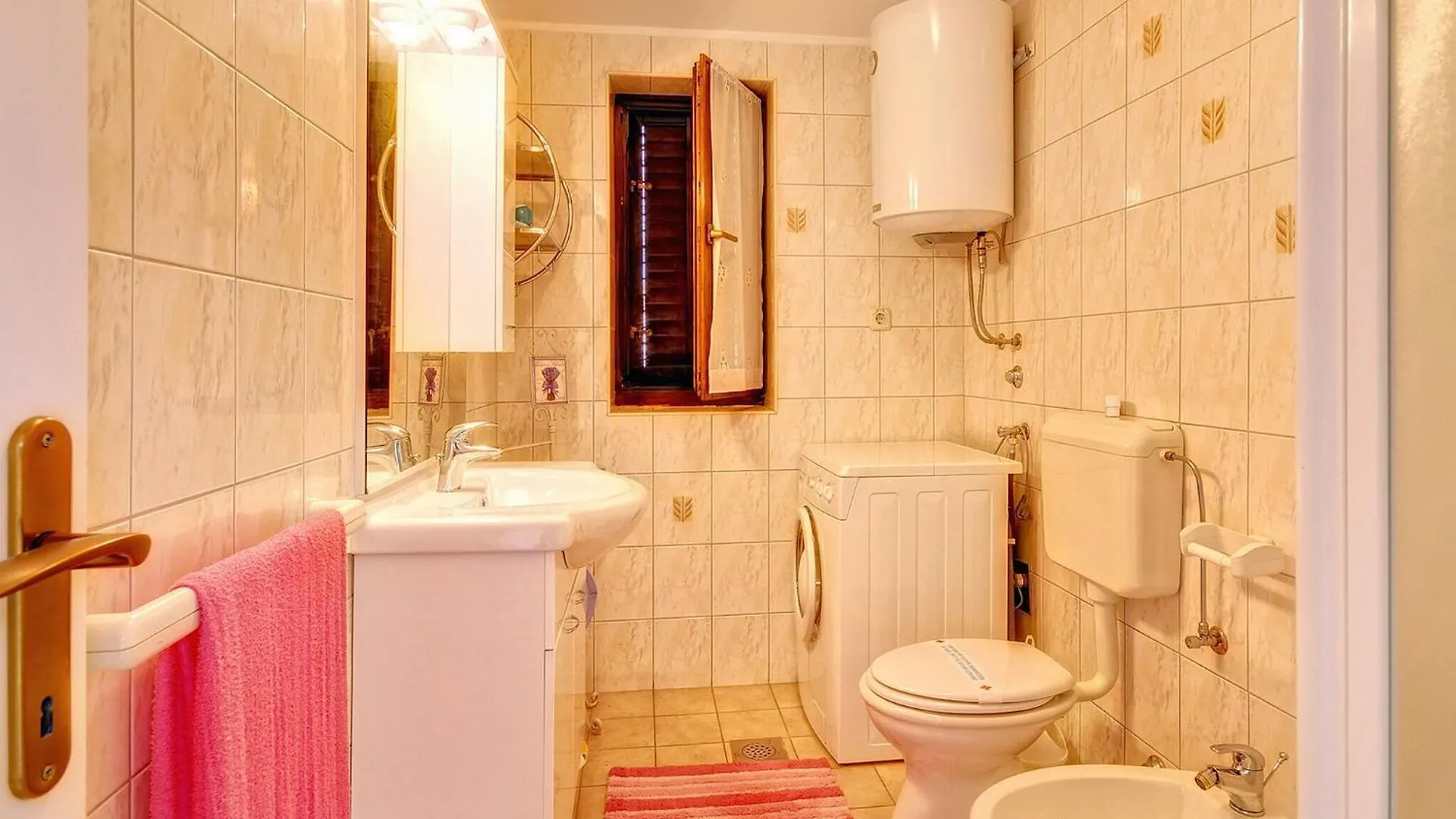 Adorable Apartment With Covered Terrace And Pool Pola