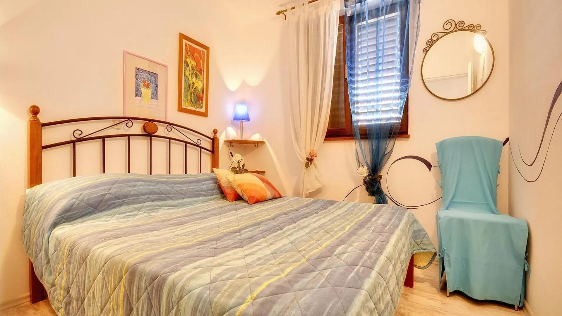Adorable Apartment With Covered Terrace And Pool Pula Croatia
