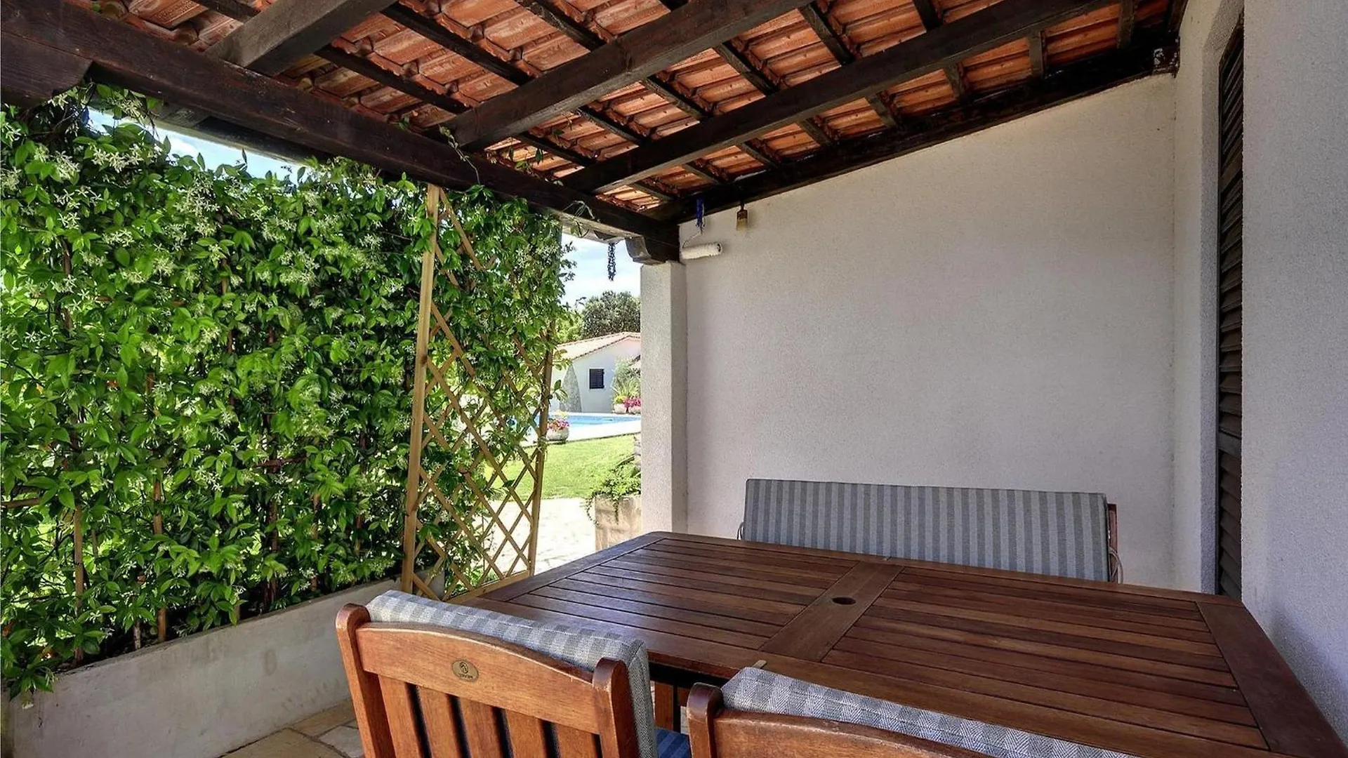 Adorable Apartment With Covered Terrace And Pool Pula 0*,